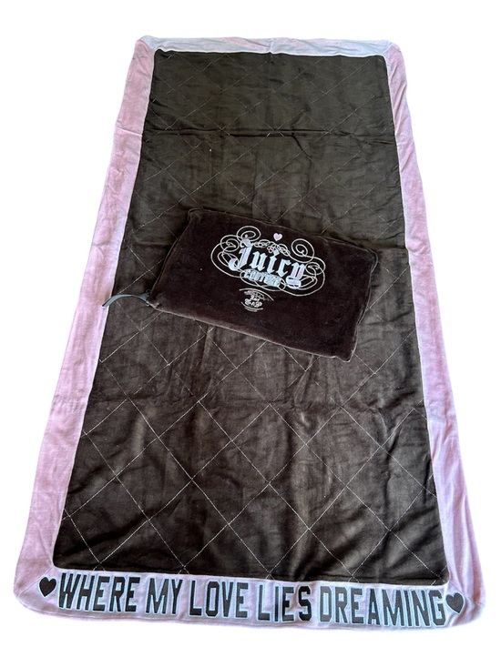 Juicy Couture Handbags - RARE! NEW JUICY COUTURE TRAVEL BLANKET / ZIPPERED CARRYING CASE Y2K